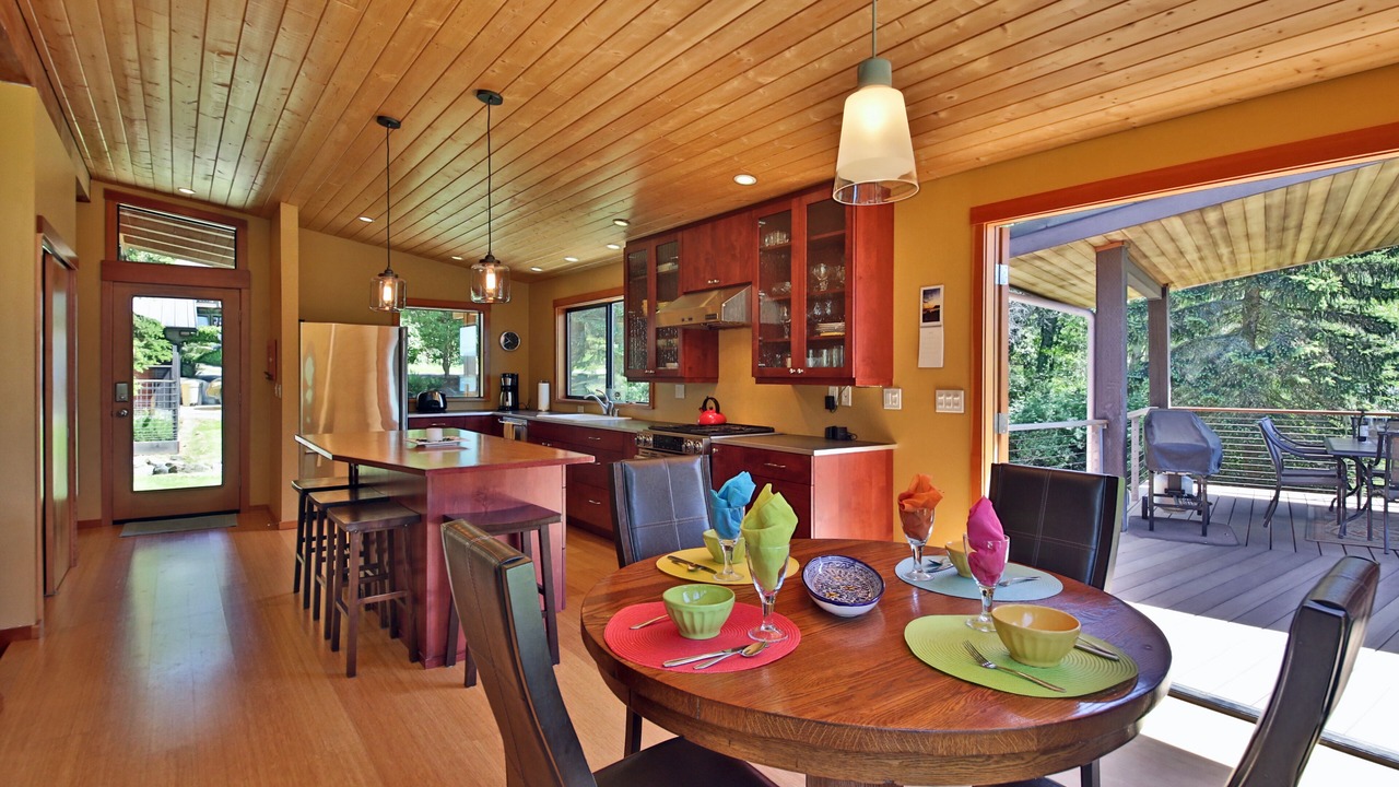 Photo of Others in Freeland