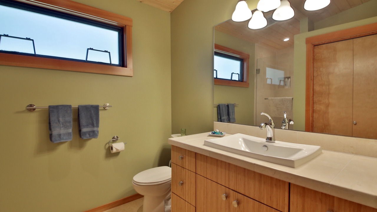 Photo of Bathroom in Freeland