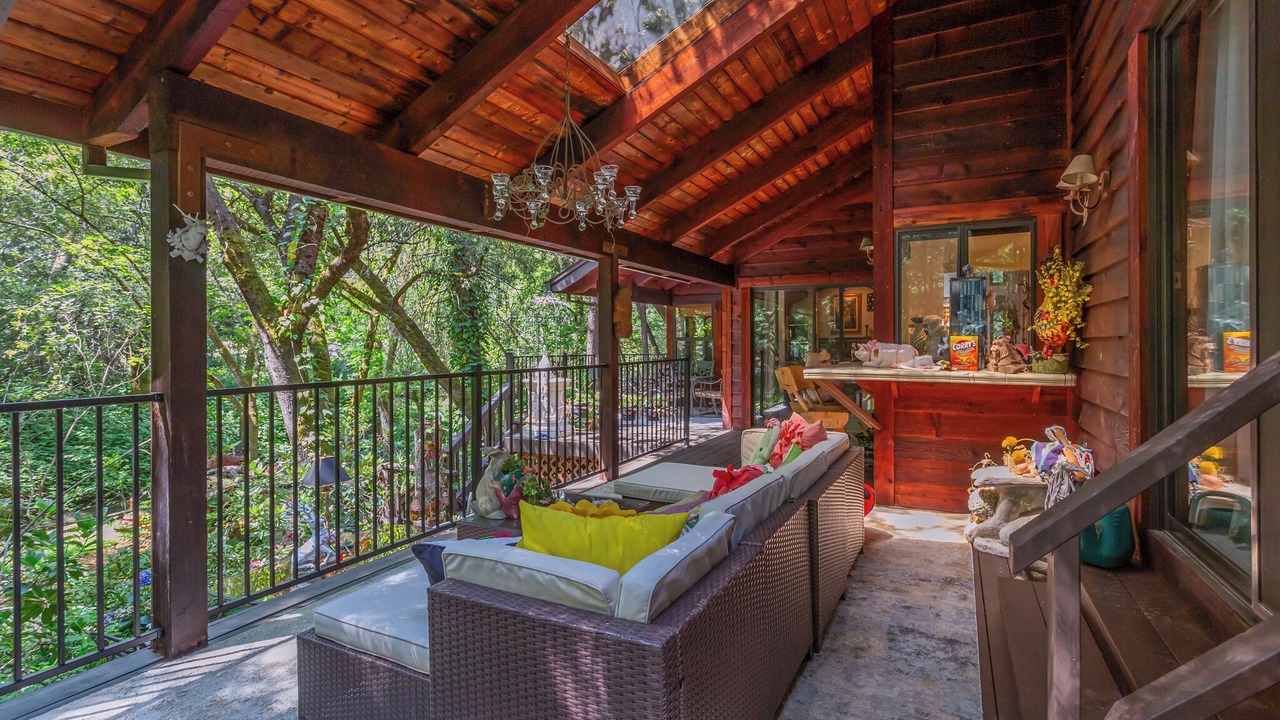 Photo of Bedroom in Alta Sierra