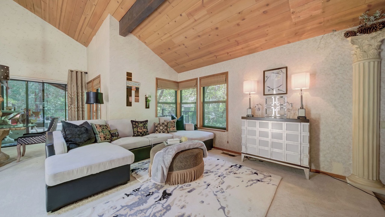 Photo of Bedroom in Alta Sierra