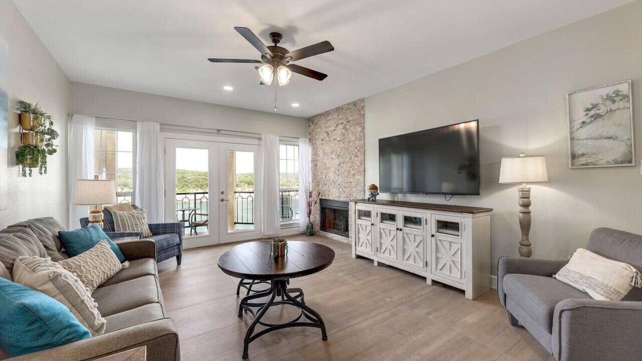 Photo of Livingroom in Highland Lake Estates