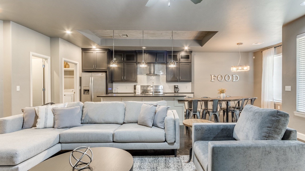 Photo of Livingroom in Edmond