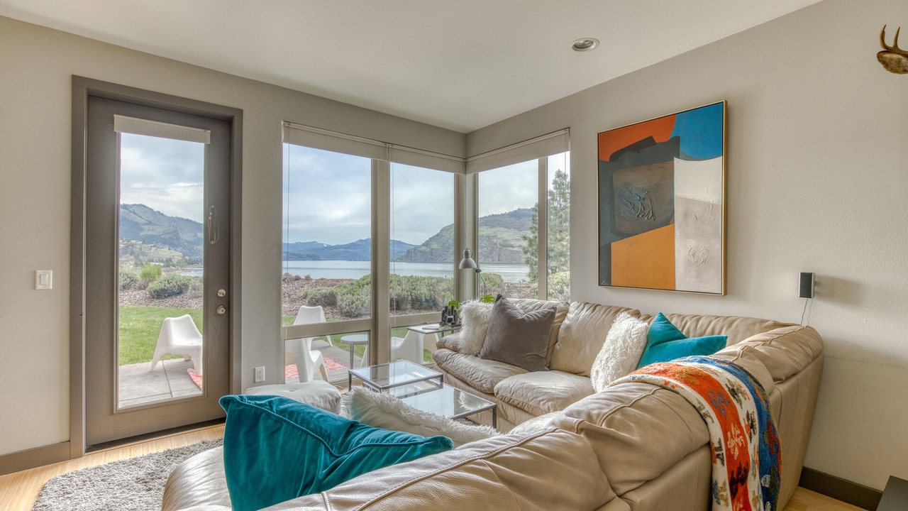 Photo of Livingroom in Mosier