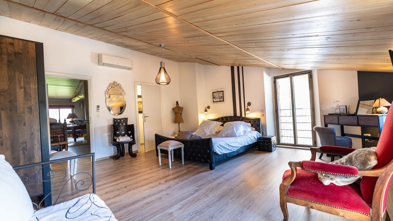 Photo of Bedroom in Castelnau-de-Montmiral