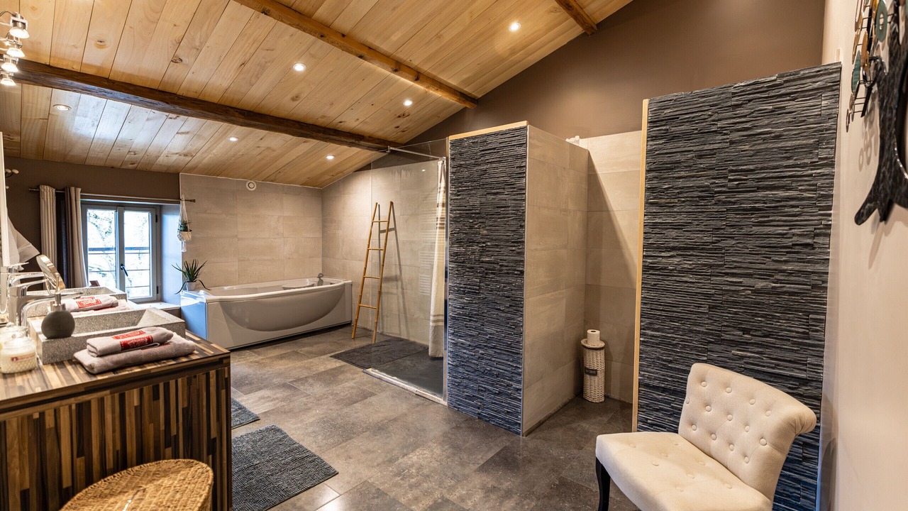 Photo of Bathroom in Castelnau-de-Montmiral