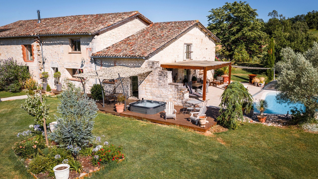 Photo of Patio Balcony in Castelnau-de-Montmiral