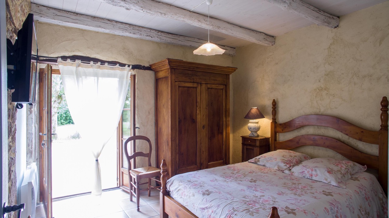 Photo of Bedroom in Sainte-Cecile-du-Cayrou