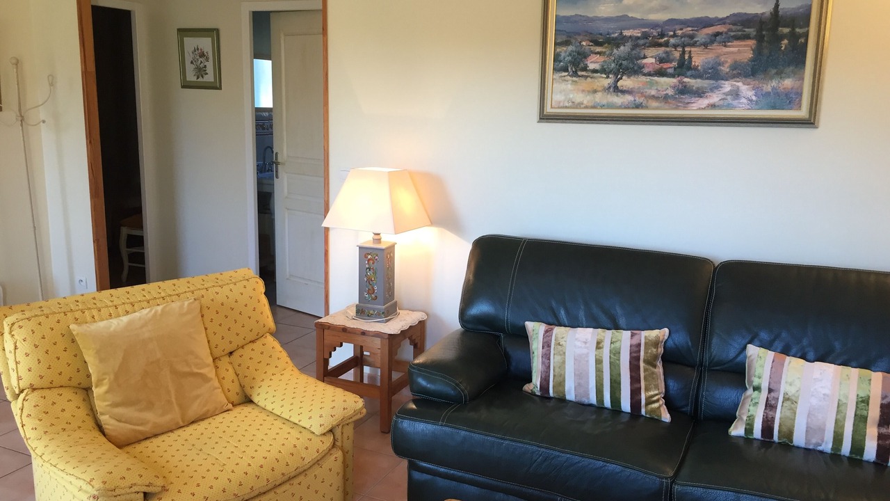 Photo of Livingroom in Lamanon
