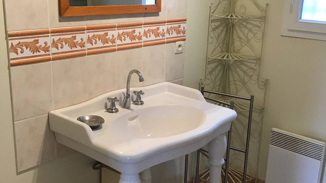 Photo of Bathroom in Lamanon