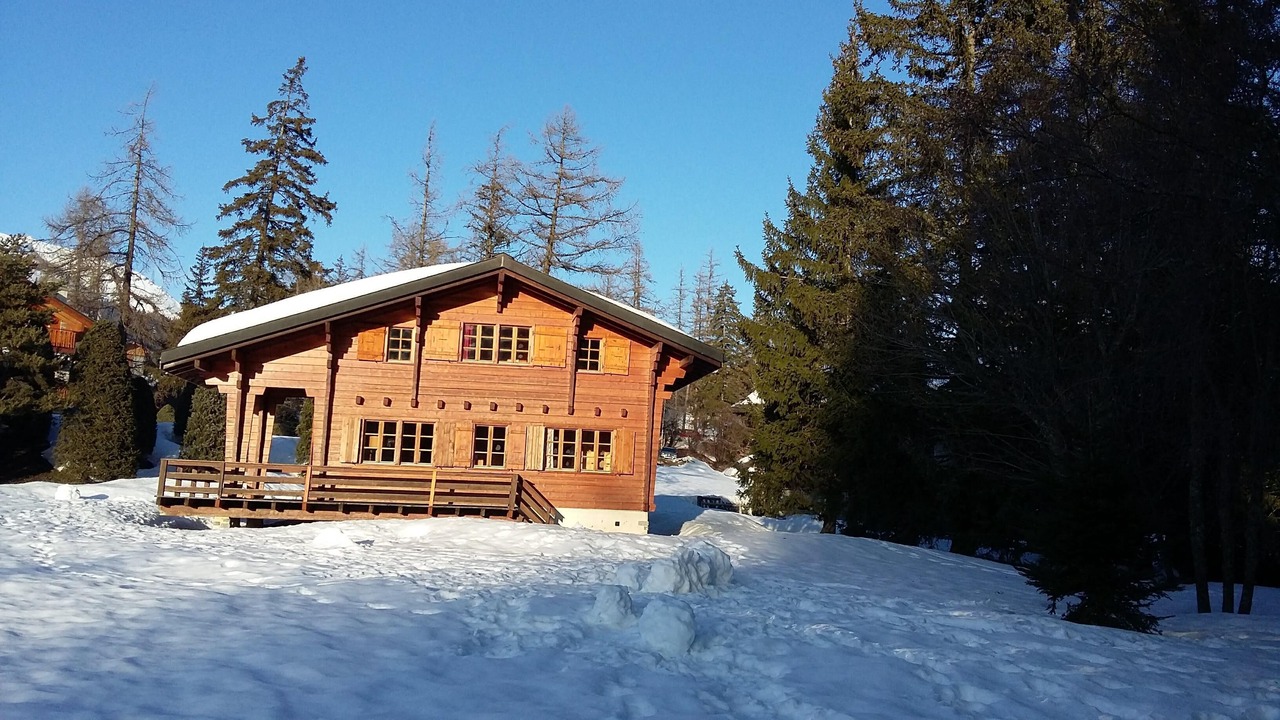 Photo of Outdoor in Lens