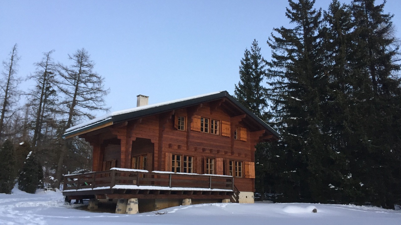 Photo of Outdoor in Lens