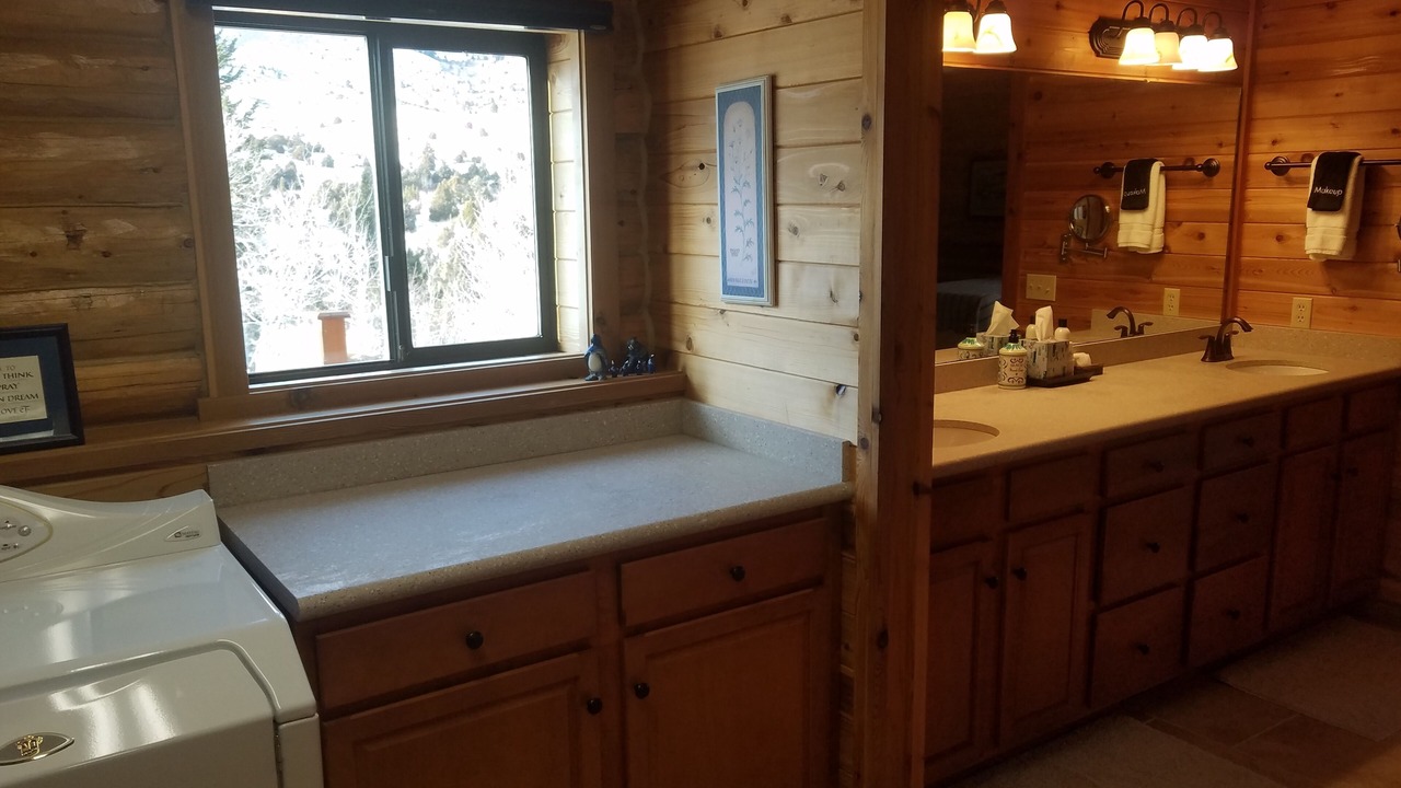 Photo of Bathroom in Emigrant