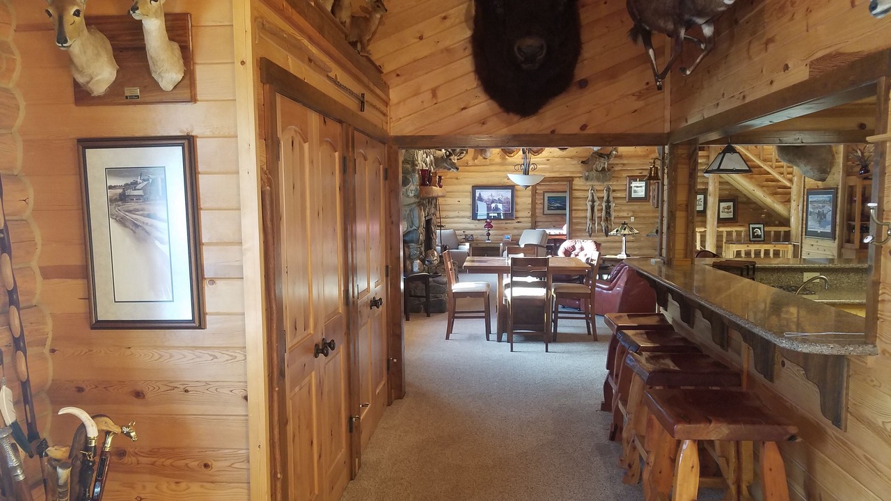 Photo of Others in Emigrant