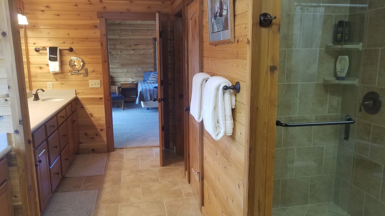 Photo of Bathroom in Emigrant