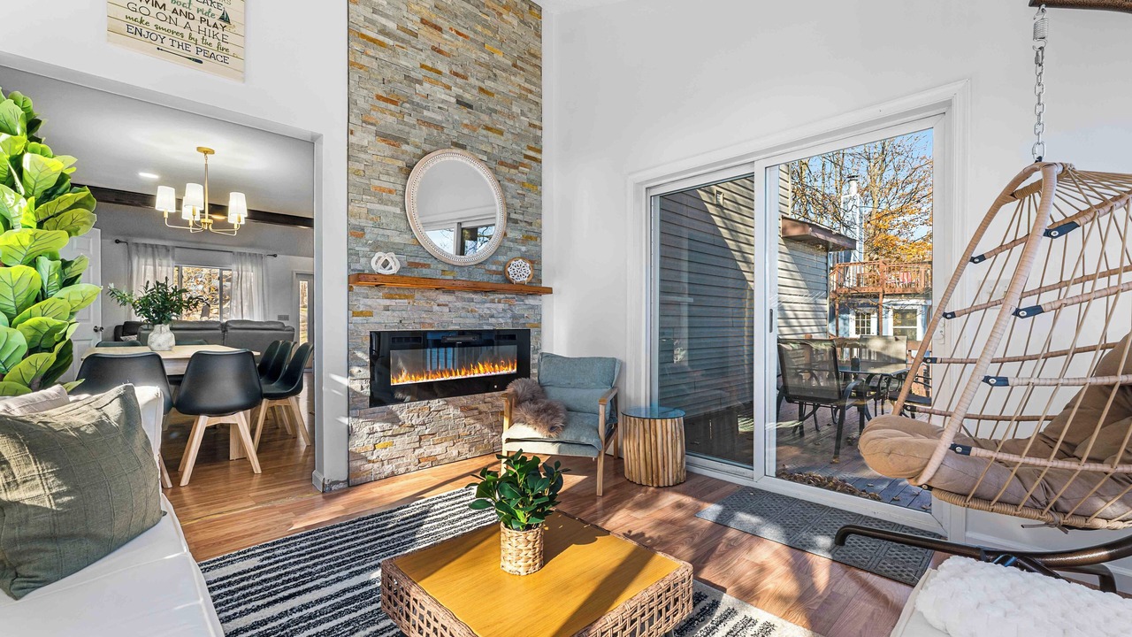 Photo of Livingroom in Tobyhanna