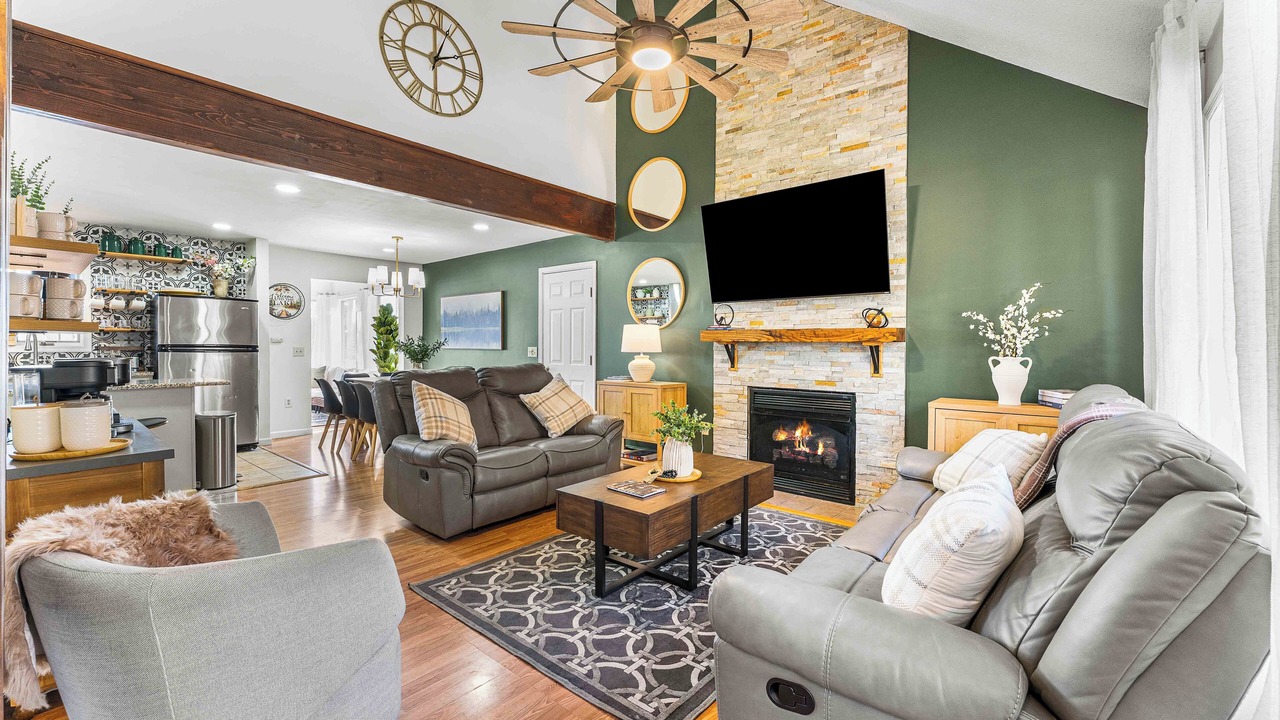 Photo of Livingroom in Tobyhanna