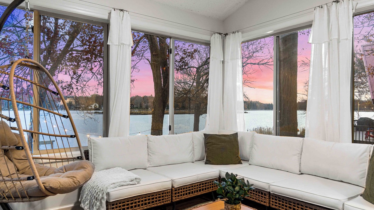 Photo of Livingroom in Tobyhanna