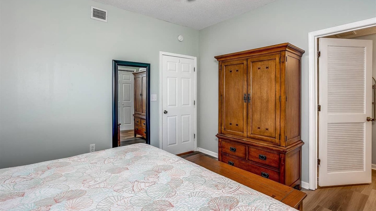 Photo of Bedroom in Pensacola Beach
