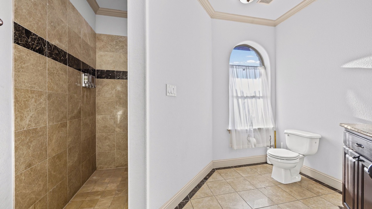 Photo of Bathroom in Knox - Henderson