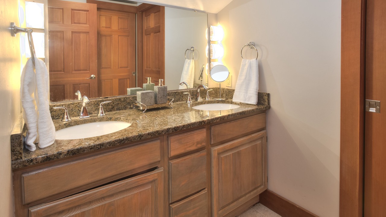 Photo of Bathroom in Rollingbay