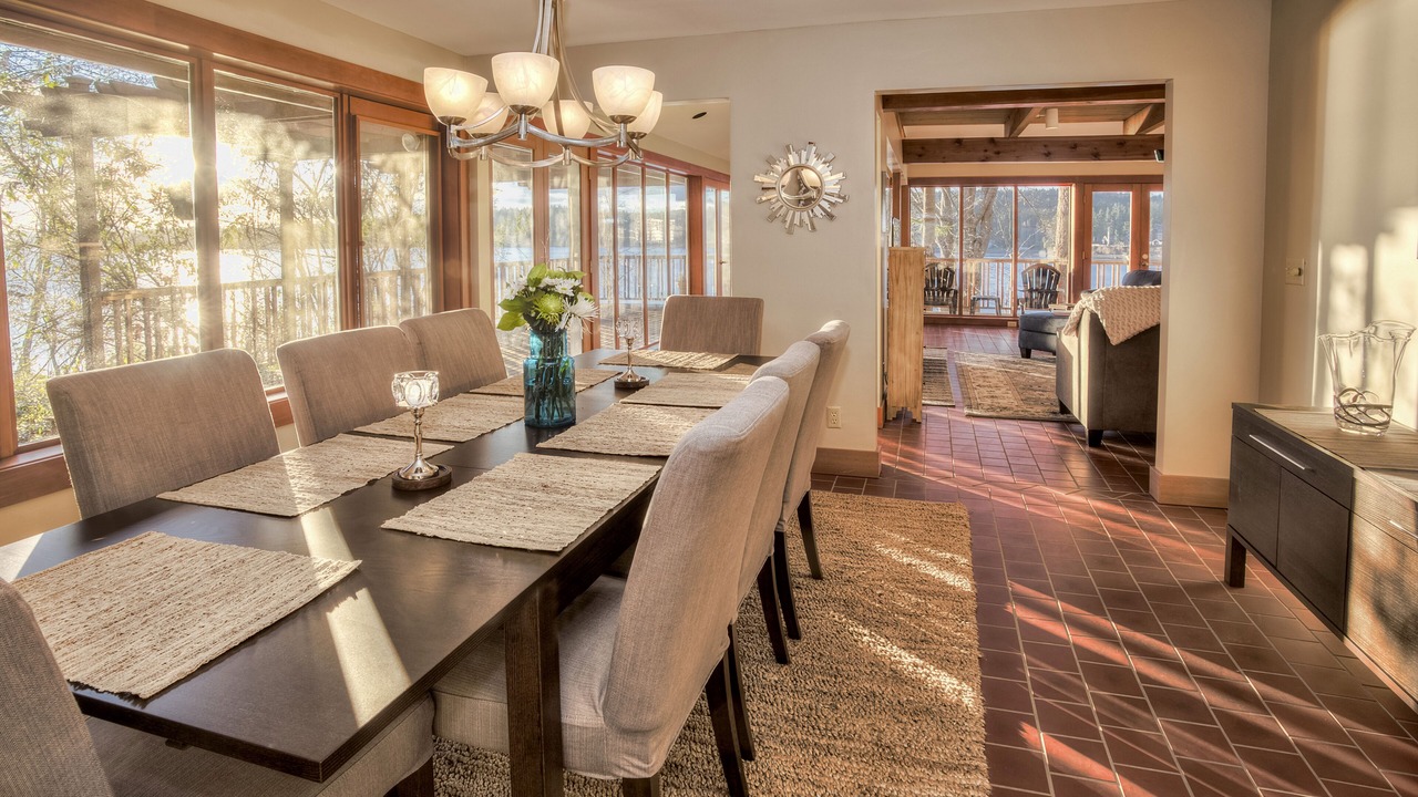 Photo of Bedroom in Rollingbay