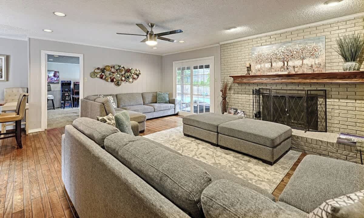 Photo of Livingroom in Las Colinas