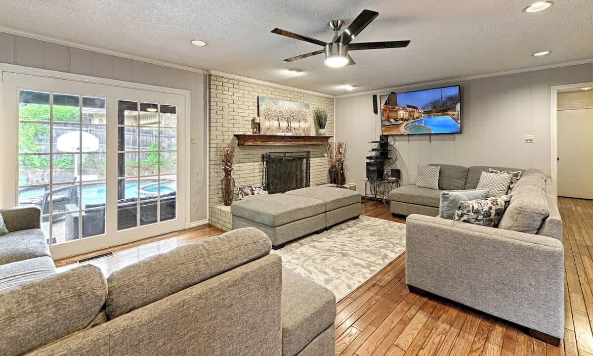 Photo of Livingroom in Las Colinas