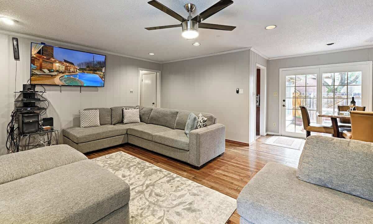 Photo of Livingroom in Las Colinas