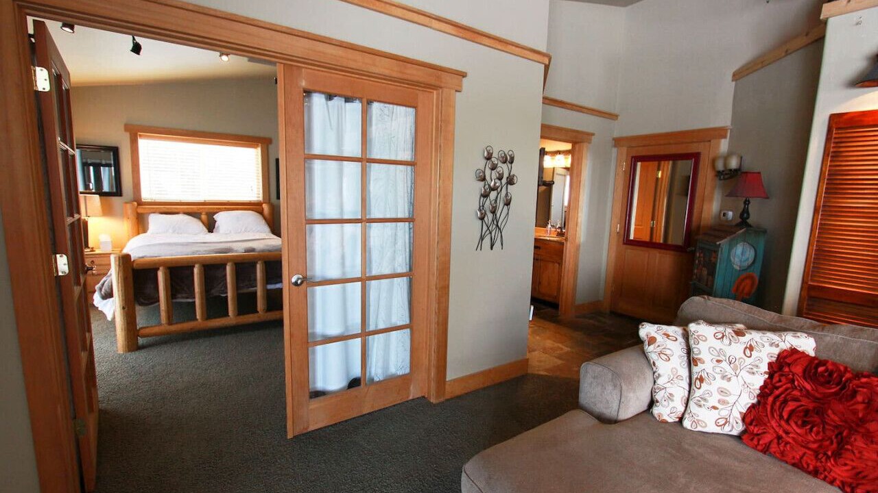 Photo of Bedroom in Colbert