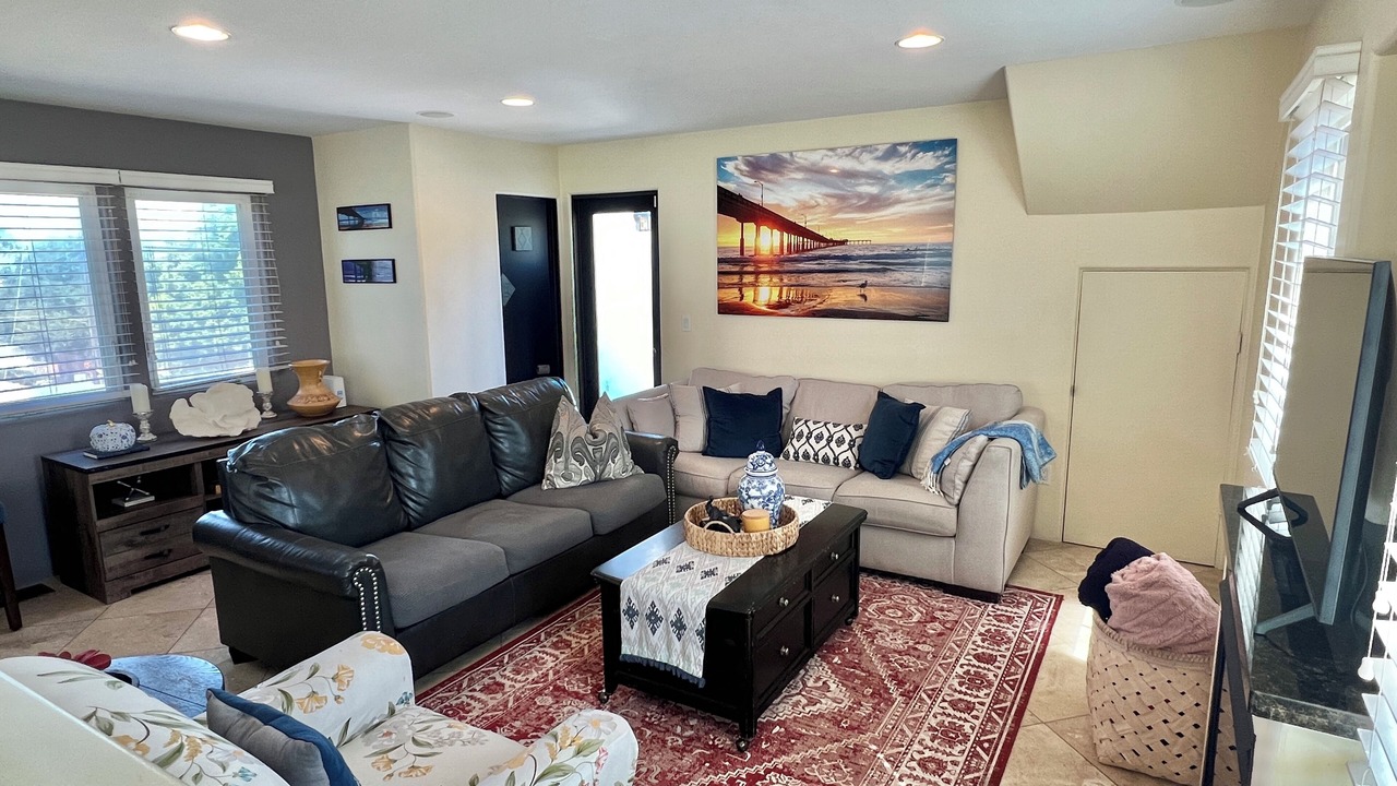 Photo of Livingroom in Ocean Beach