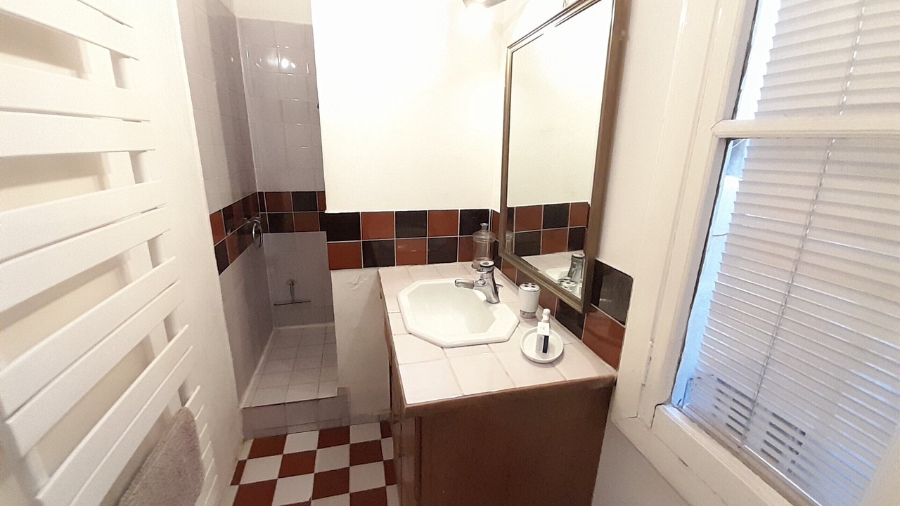 Photo of Bathroom in Comedie