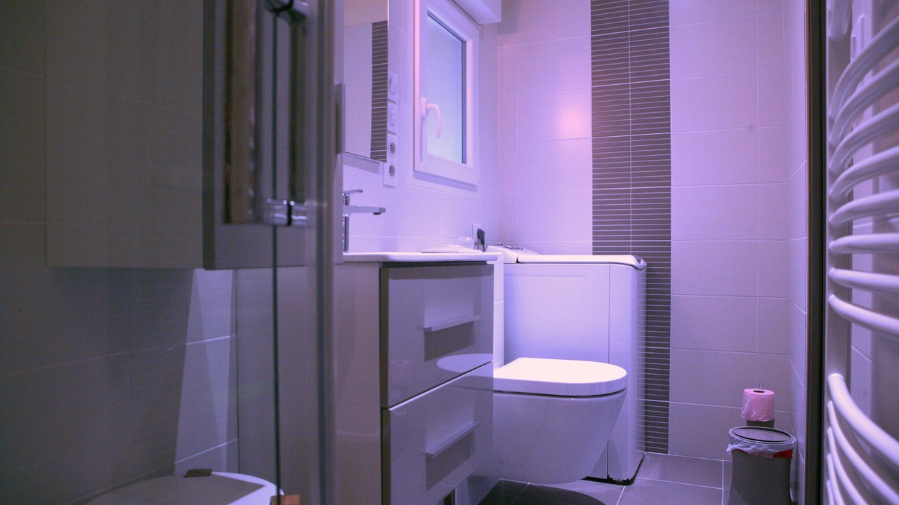 Photo of Bathroom in Ballan-Mire