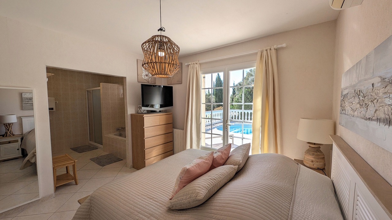Photo of Bedroom in Mejannes-le-Clap