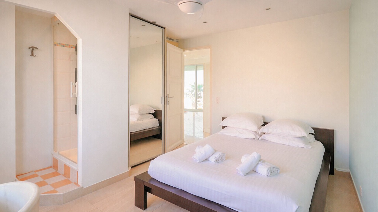 Photo of Bedroom in Cannes City Centre