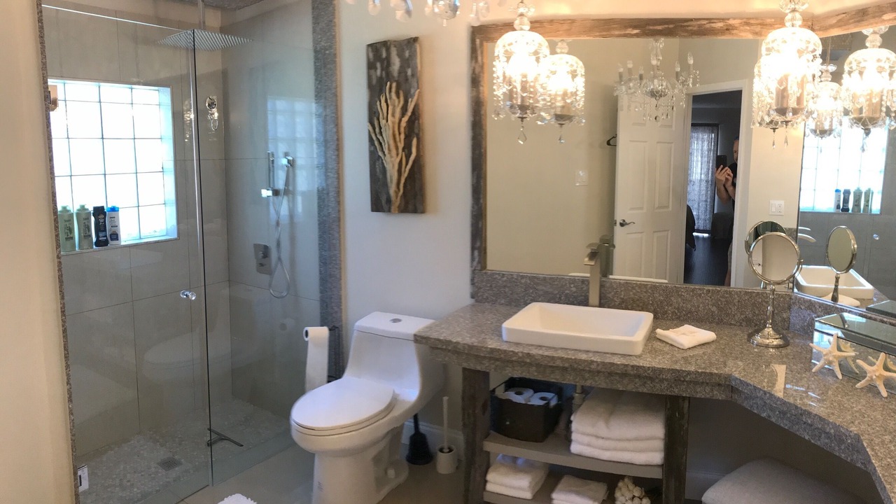 Photo of Bathroom in Fairway Oaks