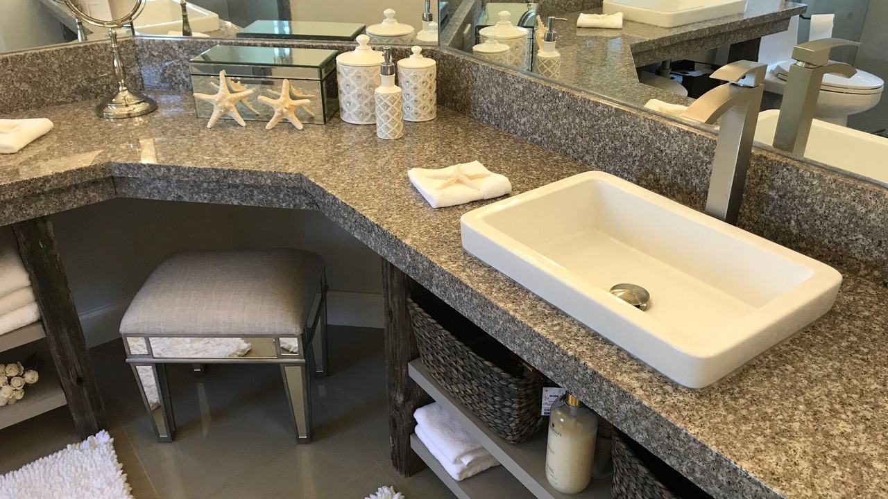 Photo of Bathroom in Fairway Oaks