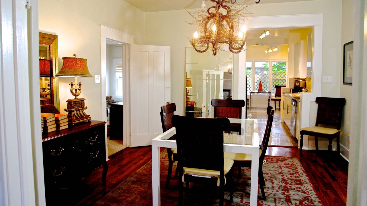 Photo of Bedroom in Neartown