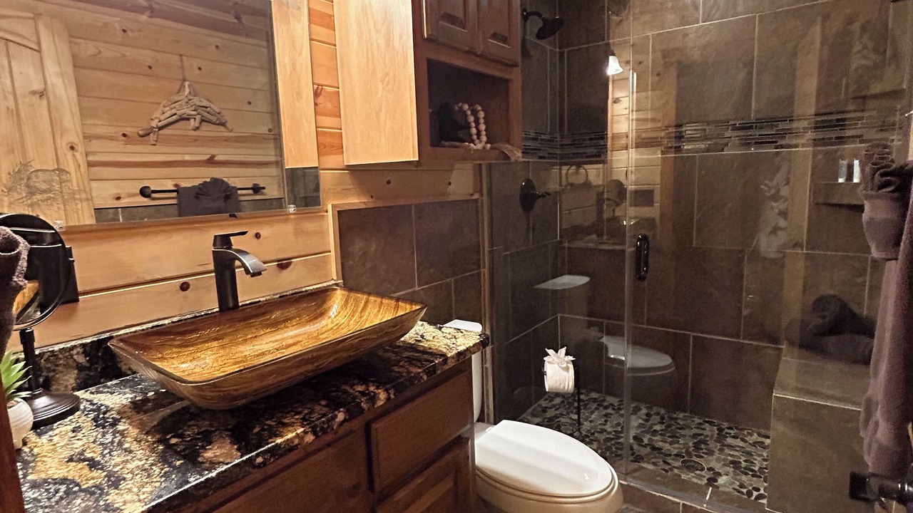 Photo of Bathroom in Broken Bow