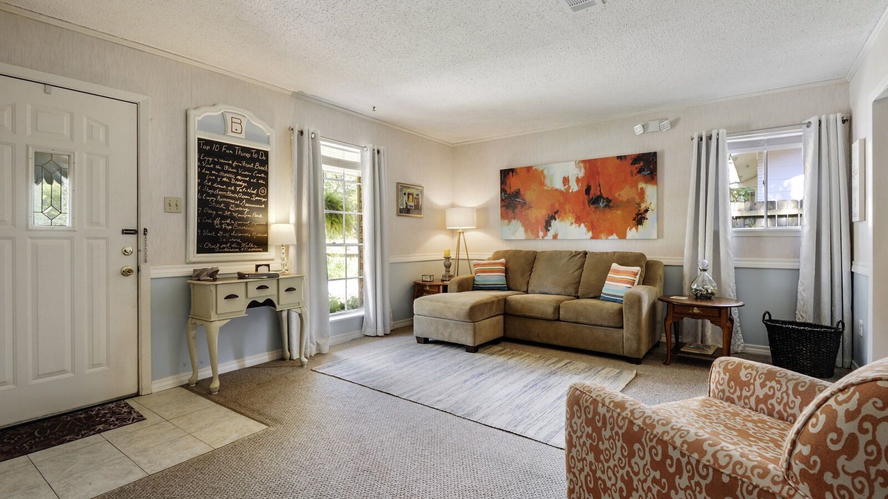 Photo of Livingroom in Biloxi