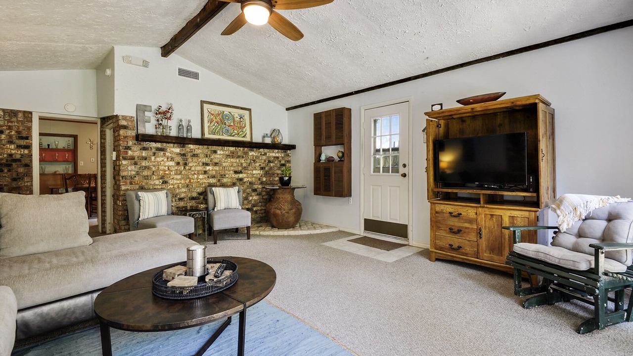 Photo of Livingroom in Biloxi
