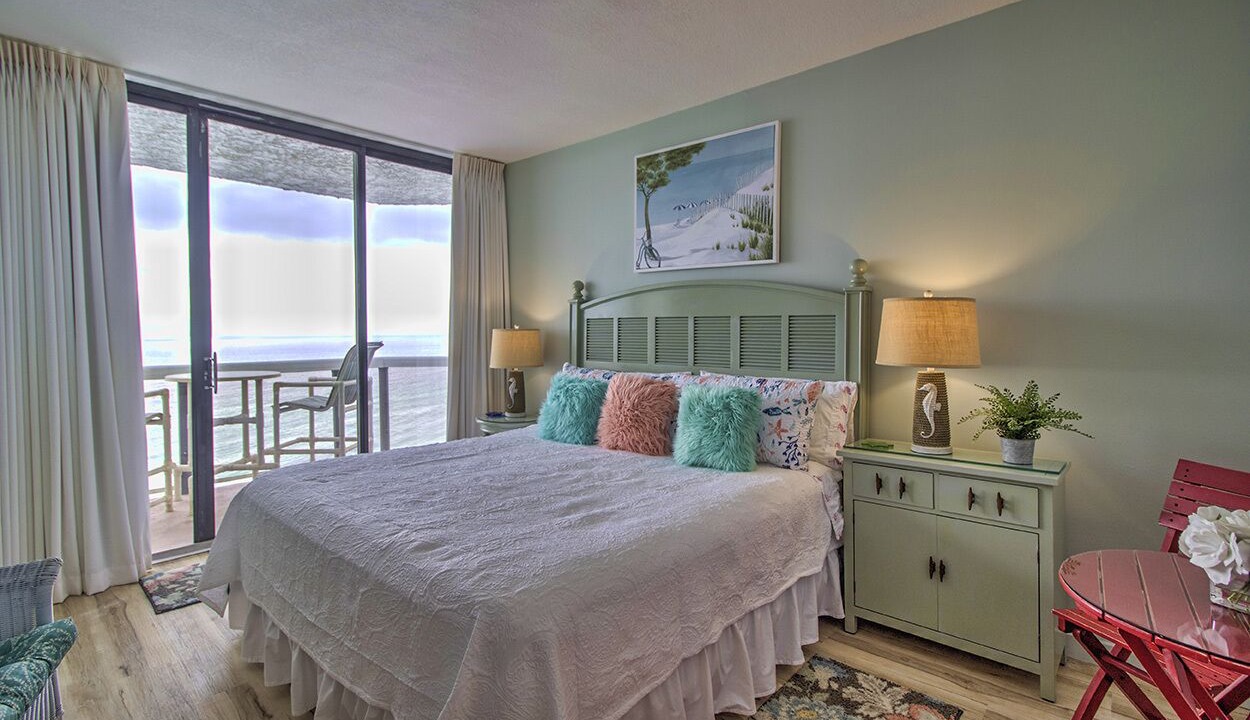Photo of Bedroom in Miramar Beach
