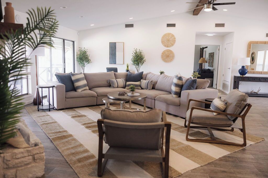 Photo of Livingroom in Highland Lake Estates