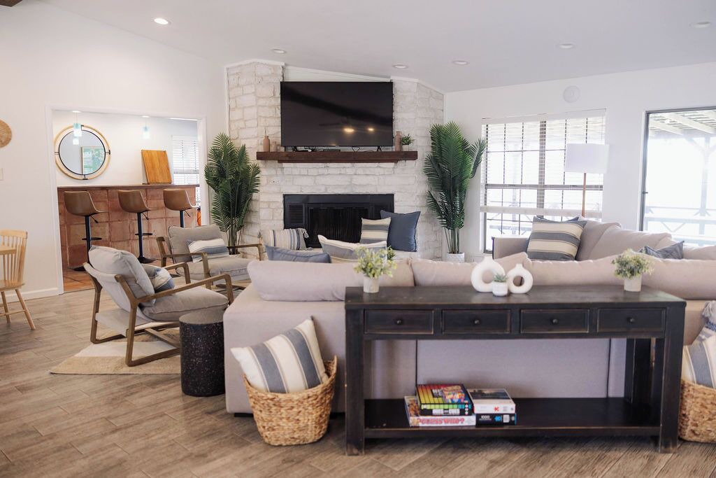 Photo of Livingroom in Highland Lake Estates