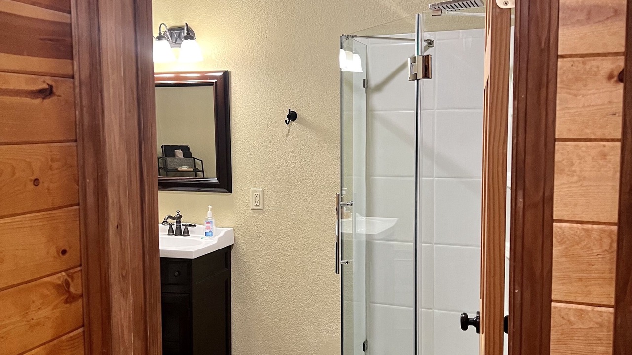Photo of Bathroom in Cloudcroft