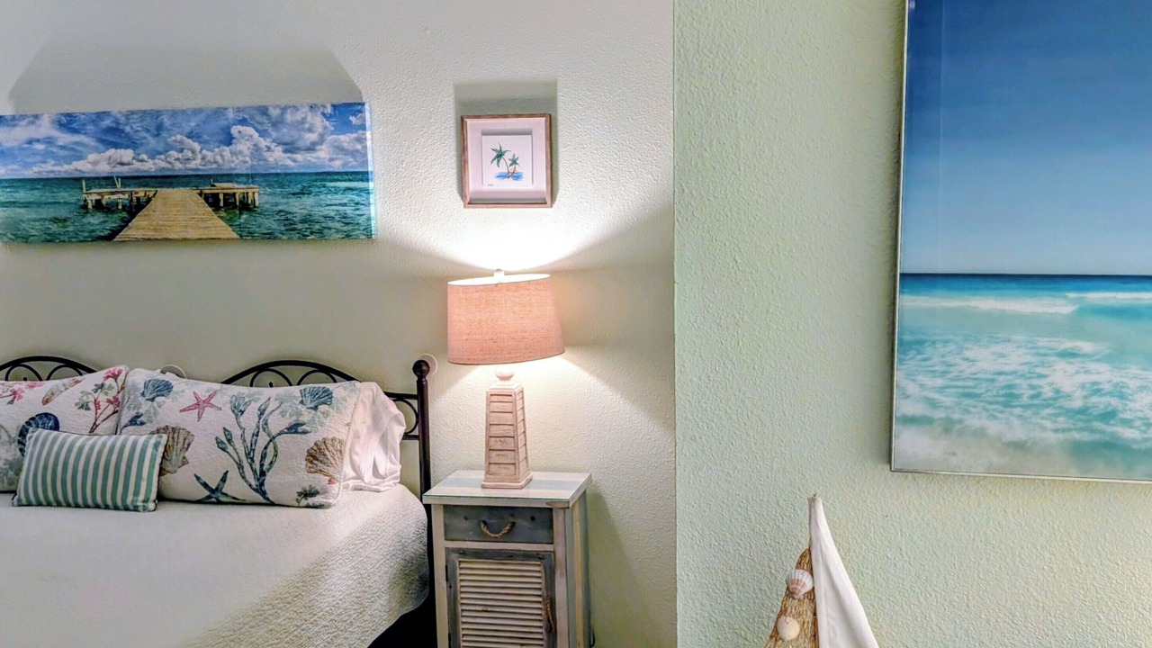 Photo of Bedroom in South Mission Beach