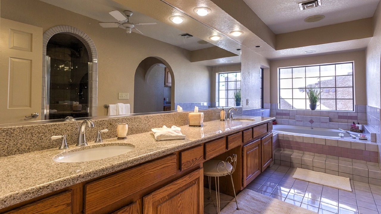 Photo of Bathroom in Canyon Gate