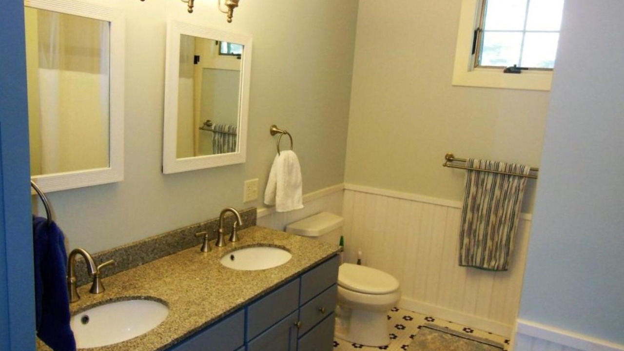Photo of Bathroom in South Haven