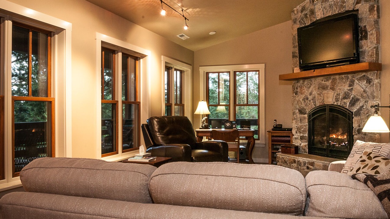 Photo of Livingroom in Eastsound