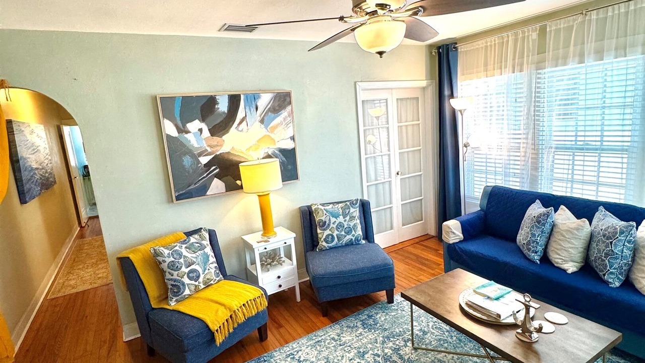 Photo of Livingroom in Pass-a-Grille