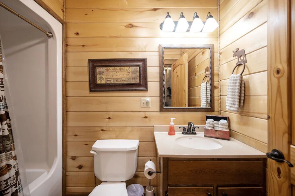 Photo of Bathroom in Broken Bow